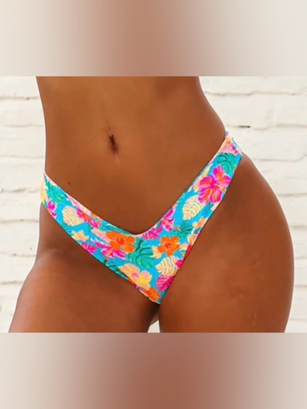 Kulani Kinis Cheeky V Paradise Pop Bikini Bottom size Large